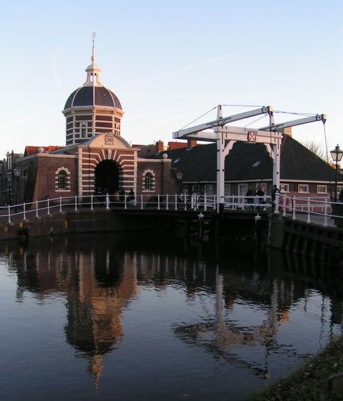 File:Leiden west gate.jpg