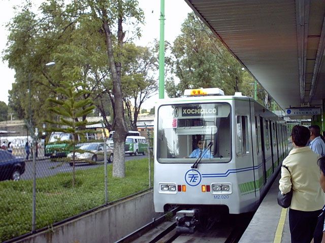 File:Light rail estadio azteca.jpg