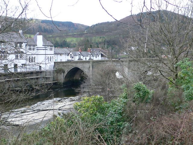 File:Llangollen Bridge - geograph.org.uk - 710165.jpg