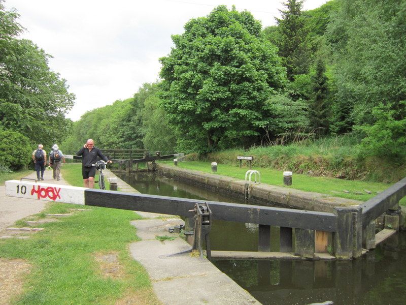 File:Lock No. 10, Rochdale Canal.jpg