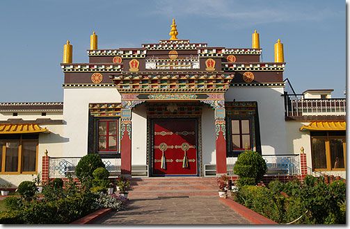 File:Ngagyur Nyingma College, Mindrolling Monastery, Tibet (1999).jpg