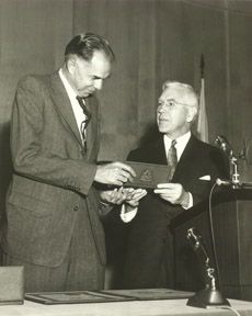 File:Seaborg McCone 1959.jpg