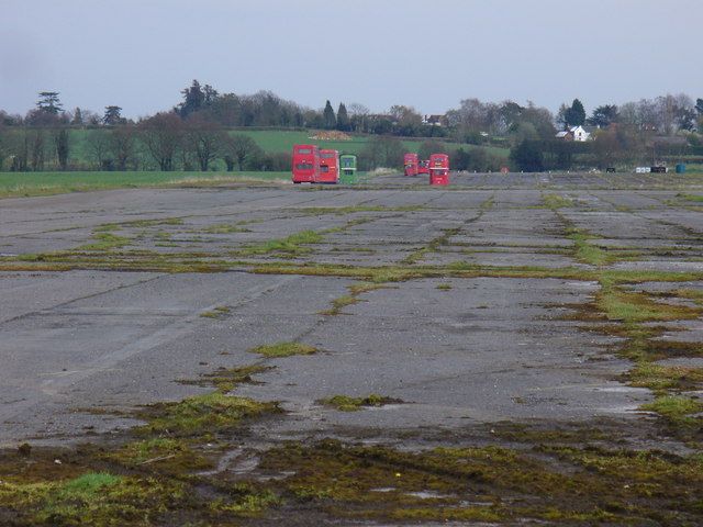 File:Wisley Airfield - geograph.org.uk - 752962.jpg