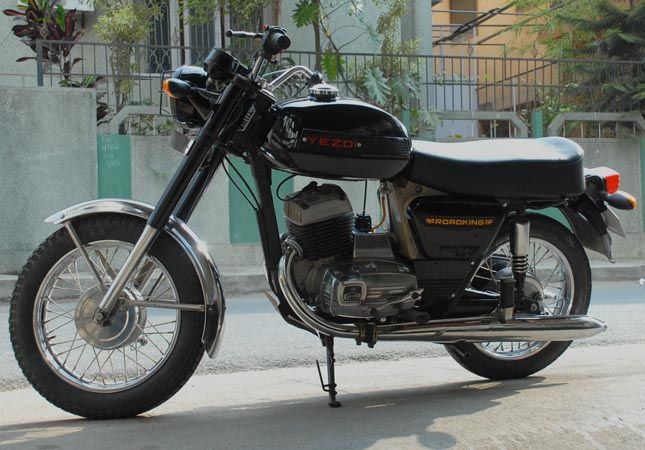 File:Yezdi Roadking India.jpg