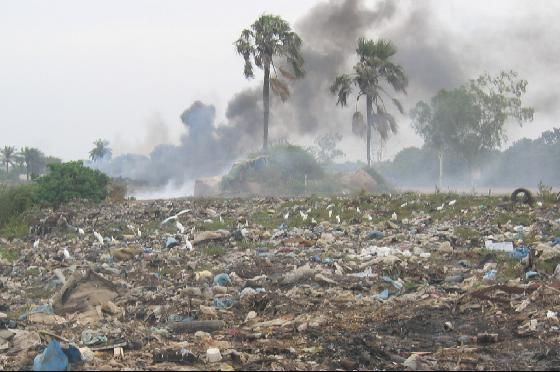 File:1915397-garbage-The Gambia.jpg