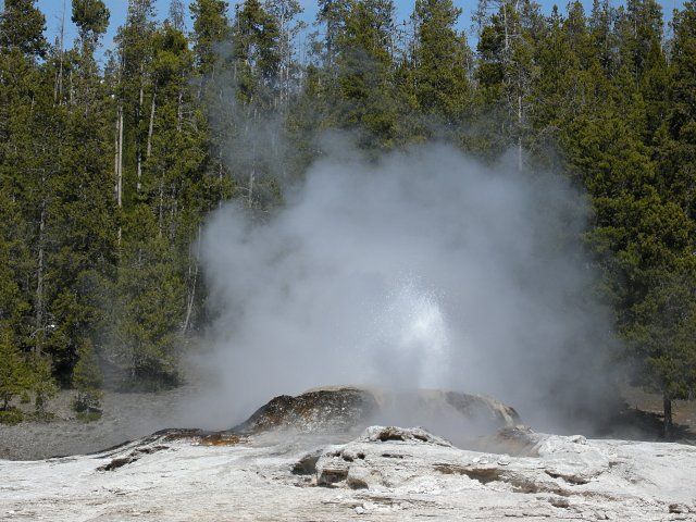 File:Bijou-geyser.jpg