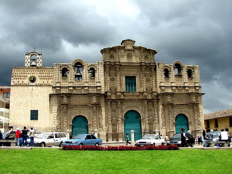 File:Catedral de Cajamarca.jpg