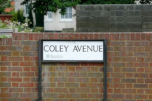 File:Coley Avenue - geograph.org.uk - 1354053.jpg