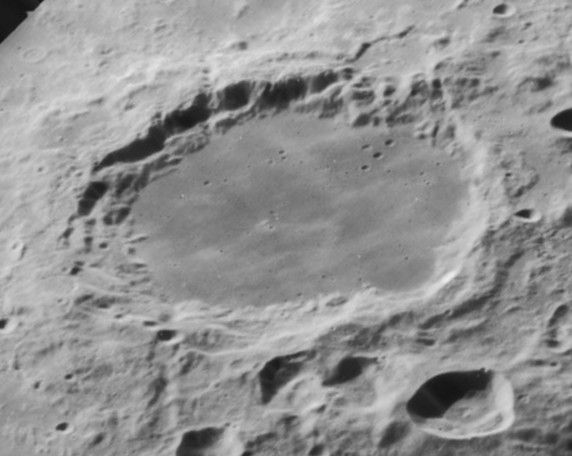 File:Endymion crater 4165 h1.jpg