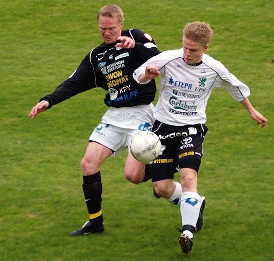 File:Jani hartikainen kups mikko innanen fc haka.jpg