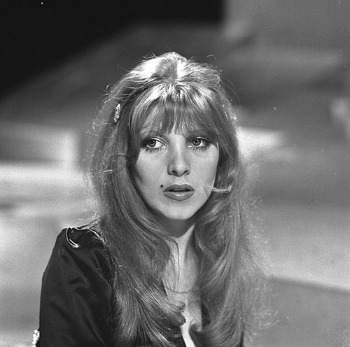 File:Lynsey De Paul - TopPop 1973 1.png