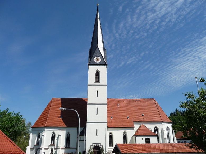 File:Pfarrkirche Reischach.JPG