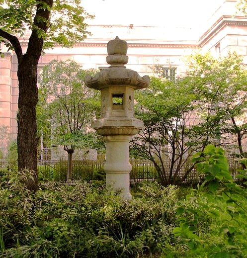 File:Sakura-park-tourou-Japanese-Lantern-from-Tokyo crop.jpg