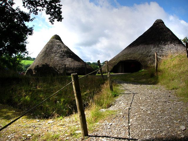 File:Castell Henllys - geograph.org.uk - 536548.jpg