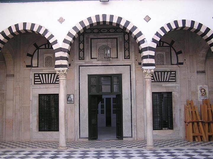 File:Façade nord du patio, dar Daouletli.jpg