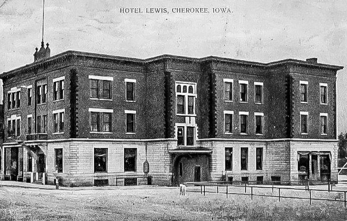 File:Lewis Hotel 003.jpg