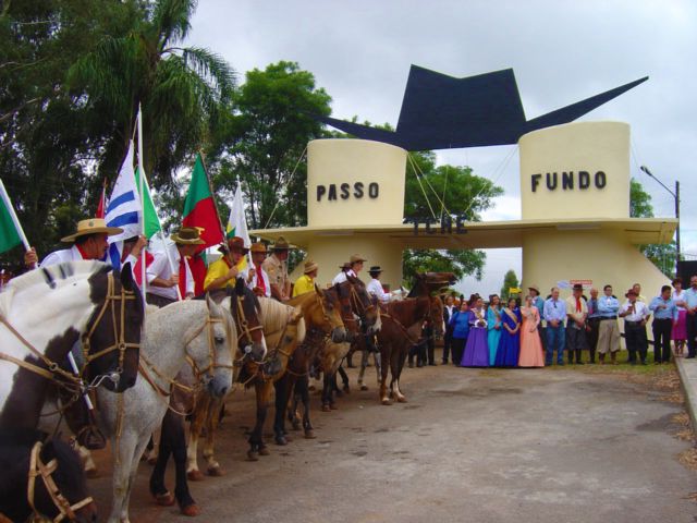 File:Parque de Rodeios Roselandia.JPG