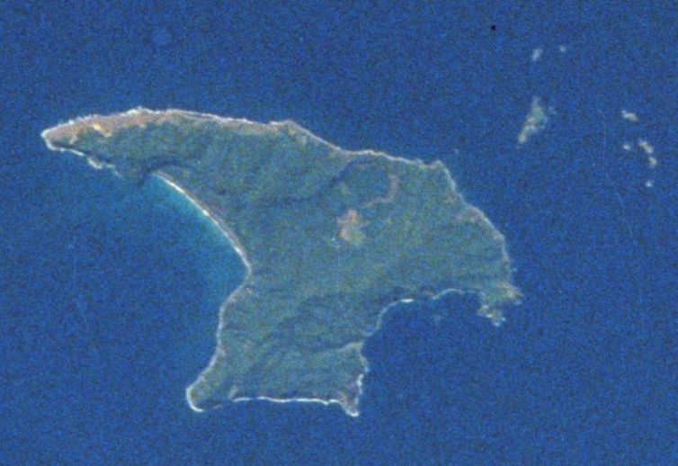 File:Raoul Island, New Zealand (STS008-36-1403, cropped rotated).jpg