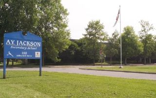 File:AYJacksonSecondarySchoolKanata.jpg