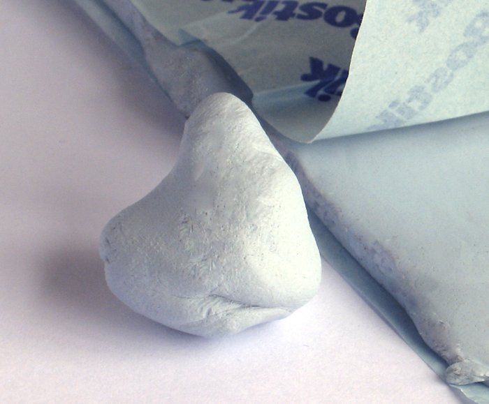 File:Actual blu tack.jpg