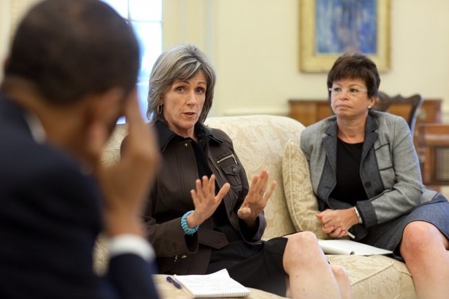 File:Carol Browner at White House 2010.jpg