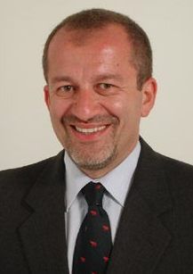 File:Roberto Maroni 2001 (cropped).jpg