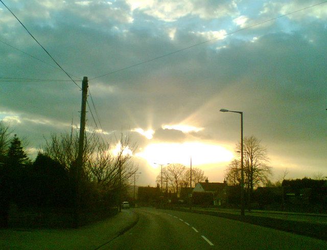 File:Ardsley sunburst - geograph.org.uk - 747654.jpg