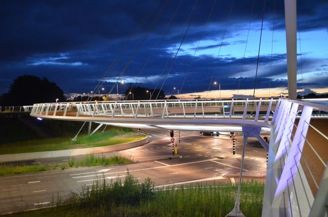 File:Hovenring-night-shot.jpg