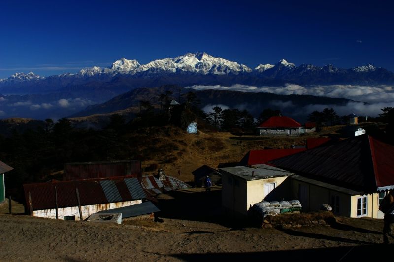 File:Kanchendzonga from sandakaphu.jpg