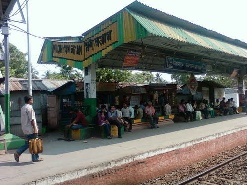 File:Madhyamgram Station.jpg