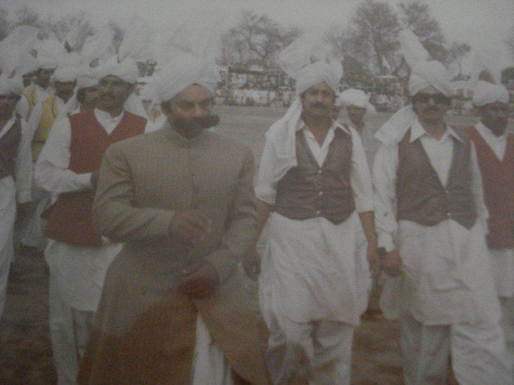 File:Malik Ata at Attock mela 1982.jpg