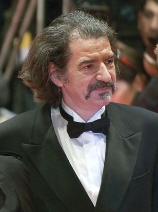 File:Miki Manojlović (cropped).jpg