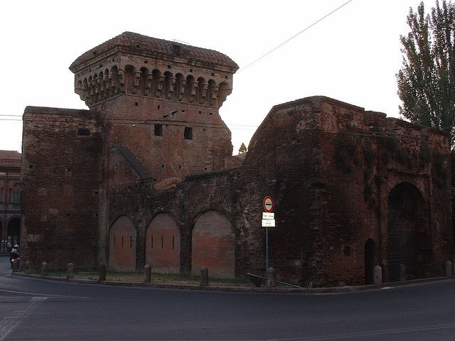 File:Porta San Donato (Bologna).jpg