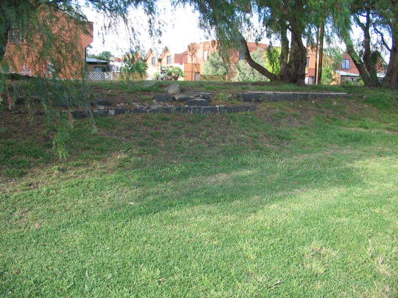 File:Remains of North Fitzroy Station.jpg