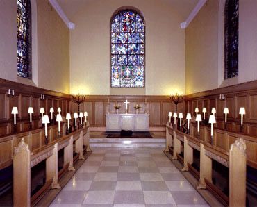 File:Robin Chapel interior, looking east.jpg