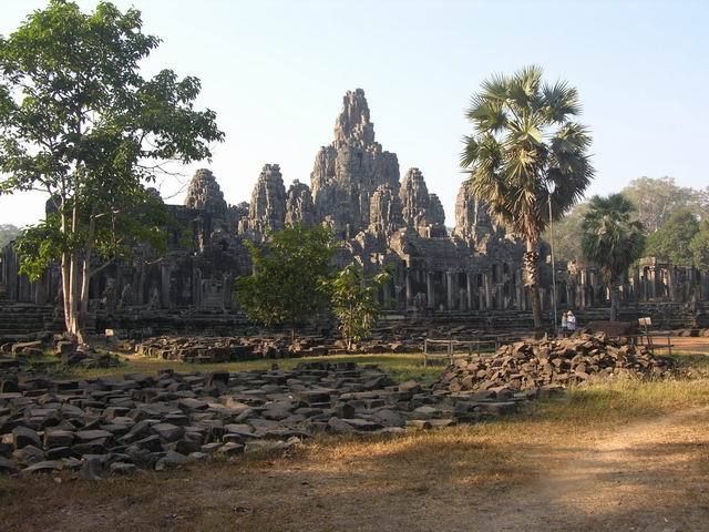 File:Bayon-1.jpg