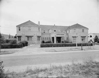 File:CanberraHotelCivic1951 2.jpg