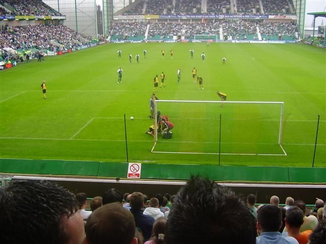 File:Hibs 5-0 Dinaburg.JPG