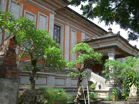 File:Museum Rudana in Ubud, Bali, Indonesia.jpg