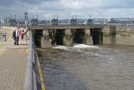 File:Sluices at the Cardiff Bay Barrage.jpg