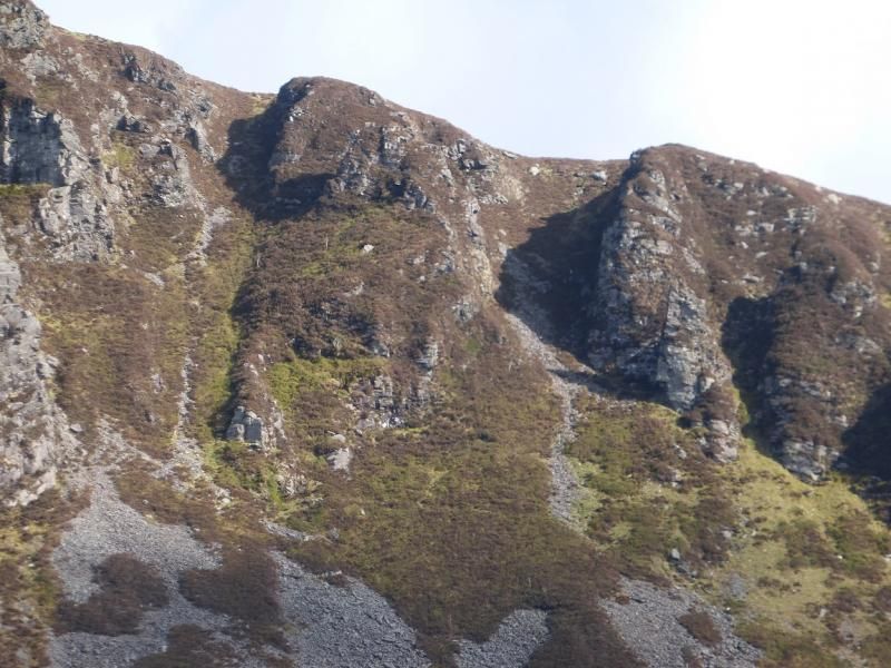 File:Tomies Chimneys, Purple Mountain, Kerry.jpg