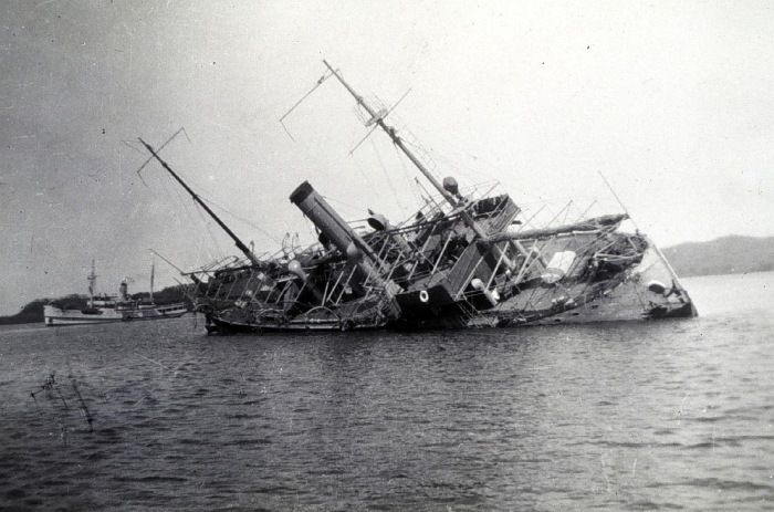 File:USC&GS Fathomer aground.jpg