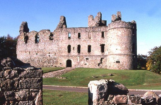 File:Balvenie Castle Ruin.jpg