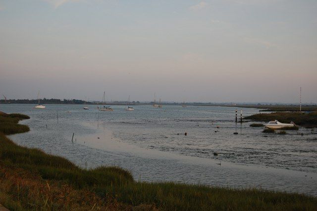 File:Blackwater Estuary - geograph.org.uk - 973638.jpg