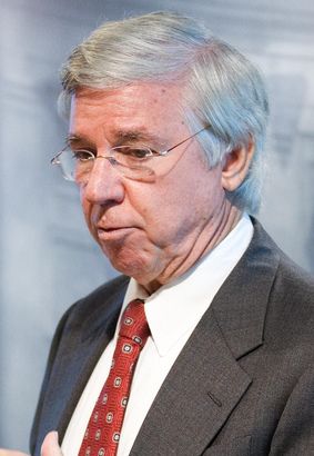 File:Parris Glendening speaking, September 2006 (cropped).jpg