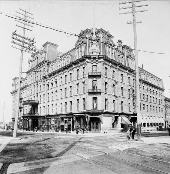 File:Russell Hotel ca1882.jpg