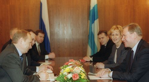 File:Vladimir Putin 28 February 2002-6.jpg