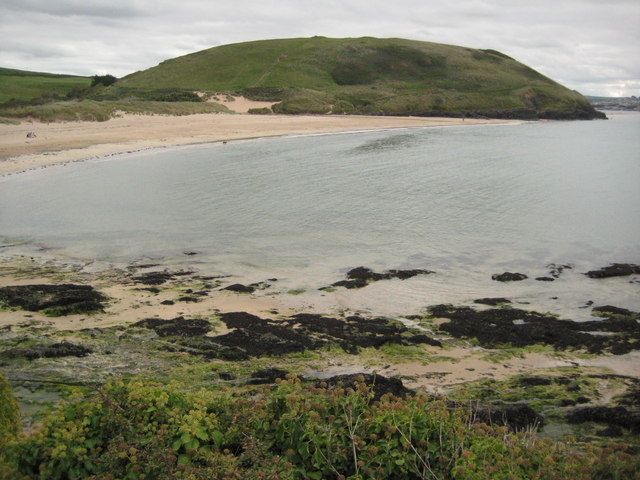 File:DaymerBayBreaHillCornwallUK.jpg