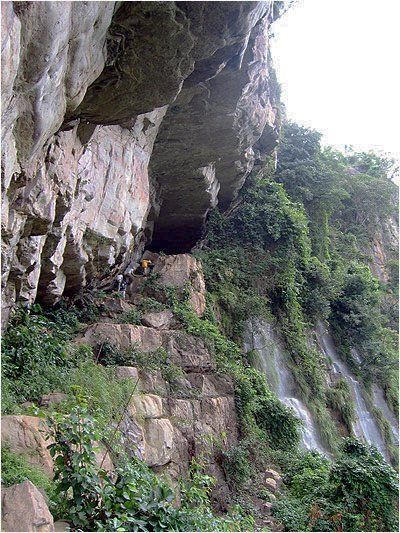 File:Guinee Fouta Djalon Canyon.jpg