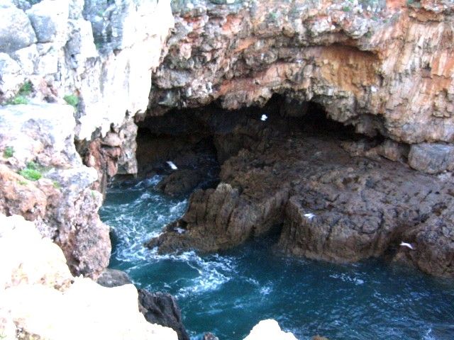 File:Hell's Mouth Cascais.jpg